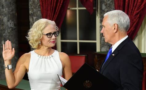 Kyrsten Sinema Husband: Heres What You Should Know About。